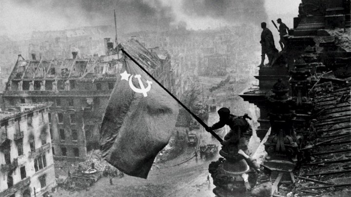 bandeira vitoria bandeira sovietica reichstag berlim